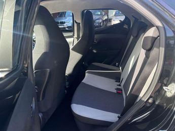 TOYOTA AYGO 1.0 Aygo X-Style VVT-i CVT 5dr