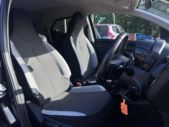 TOYOTA AYGO 1.0 Aygo X-Style VVT-i CVT 5dr