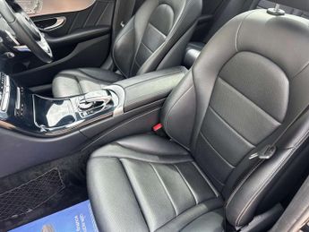 Mercedes-Benz C-CLASS 2.1 C250 AMG Line Premium+ Bluetec Auto 4dr