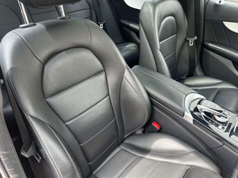 Mercedes-Benz C-CLASS 2.1 C250 AMG Line Premium+ Bluetec Auto 4dr