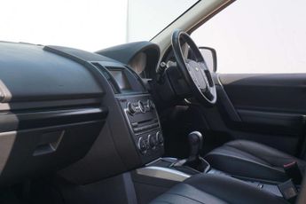 Land Rover FREELANDER 2.2 TD4 SE Tech SUV 5dr Diesel Manual 4WD Euro 5 (s/s)