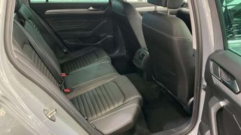 VOLKSWAGEN PASSAT 1.4 TSI 13kWh GTE Estate 5dr Petrol Plug-in Hybrid DSG Euro 6 (s