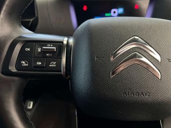 CITROEN C4 e-C4 Shine+ 5dr