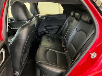 KIA XCEED 1.6 XCeed First Edition PHEV Semi-Auto 5dr