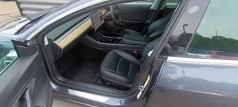 TESLA MODEL 3 Model 3 Standard Range + 4dr