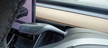 TESLA MODEL 3 Model 3 Standard Range + 4dr