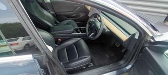 TESLA MODEL 3 Model 3 Standard Range + 4dr