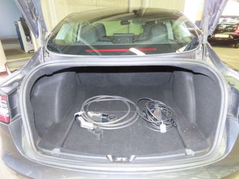 TESLA MODEL 3 Model 3 Standard Range + 4dr