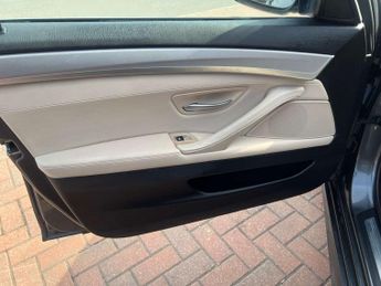 BMW 5 SERIES 2.0 520d M Sport Auto 5dr