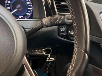 VOLKSWAGEN GOLF 2.0 Golf R-Line TDI BlueMotion Technology Semi-Auto 5dr