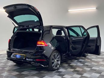 VOLKSWAGEN GOLF 2.0 Golf R-Line TDI BlueMotion Technology Semi-Auto 5dr
