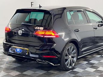 VOLKSWAGEN GOLF 2.0 Golf R-Line TDI BlueMotion Technology Semi-Auto 5dr
