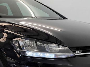 VOLKSWAGEN GOLF 2.0 Golf R-Line TDI BlueMotion Technology Semi-Auto 5dr