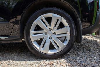 PEUGEOT 3008 1.6 3008 Allure Blue HDi S/S Auto 5dr