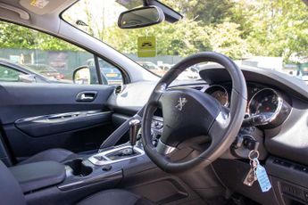 PEUGEOT 3008 1.6 3008 Allure Blue HDi S/S Auto 5dr