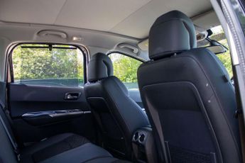 PEUGEOT 3008 1.6 3008 Allure Blue HDi S/S Auto 5dr