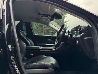 MERCEDES-BENZ C-CLASS 2.0 C 220 Sport D MHEV Auto 4dr