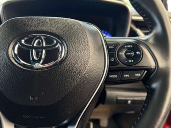 TOYOTA COROLLA 1.8 Corolla Design HEV CVT 5dr