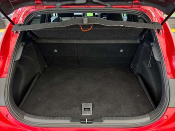 TOYOTA COROLLA 1.8 Corolla Design HEV CVT 5dr