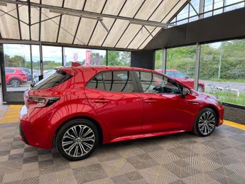 TOYOTA COROLLA 1.8 Corolla Design HEV CVT 5dr