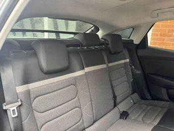 CITROEN C4 e-C4 Shine 5dr