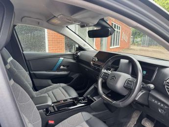 CITROEN C4 e-C4 Shine 5dr