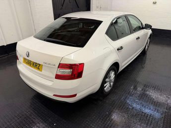 Skoda OCTAVIA 1.0 Octavia S TSi 5dr