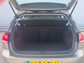 Volkswagen Golf 1.6 Golf SE BlueMotion Technology TDI Semi-Auto 5dr