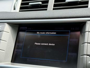 Land Rover RANGE ROVER EVOQUE 2.2 Range Rover Evoque Dynamic SD4 Auto 4WD 5dr