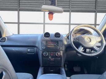 Mercedes-Benz M Class 3.0 ML280 CDI S SUV 5dr Diesel 7G-Tronic (254 g/km, 190 bhp)