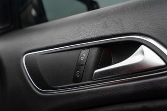 MERCEDES-BENZ GLA 2.1 GLA 220 AMG Line Premium D 4Matic Auto 4WD 5dr