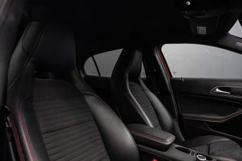 MERCEDES-BENZ GLA 2.1 GLA 220 AMG Line Premium D 4Matic Auto 4WD 5dr