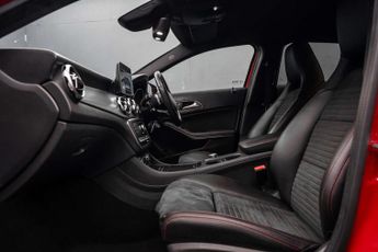 MERCEDES-BENZ GLA 2.1 GLA 220 AMG Line Premium D 4Matic Auto 4WD 5dr