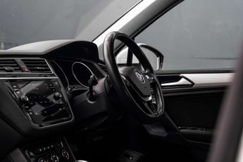 VOLKSWAGEN TIGUAN 2.0 Tiguan SE Nav TDI BlueMotion Technology 4Motion Semi-Auto 4W