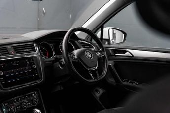 VOLKSWAGEN TIGUAN 2.0 Tiguan SE Nav TDI BlueMotion Technology 4Motion Semi-Auto 4W