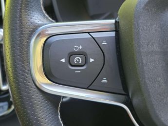 VOLVO XC40 1.5 XC40 R-Design Pro T3 Auto 5dr