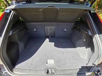 VOLVO XC40 1.5 XC40 R-Design Pro T3 Auto 5dr
