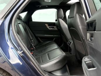 Jaguar XF 2.0 XF R-Sport D AWD Auto 4WD 4dr