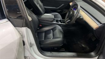 TESLA MODEL 3 Model 3 Standard Range + 4dr