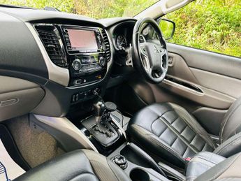 MITSUBISHI L200 2.4 L200 Barbarian DI-D Auto 4WD
