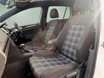 Volkswagen Golf 1.4 Golf GTE Semi-Auto 5dr