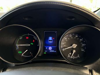 TOYOTA C-HR 1.8 C-HR Design HEV CVT 5dr