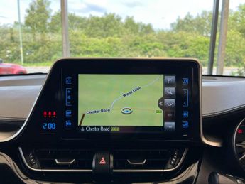 TOYOTA C-HR 1.8 C-HR Design HEV CVT 5dr