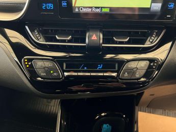 TOYOTA C-HR 1.8 C-HR Design HEV CVT 5dr