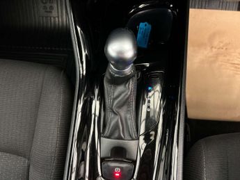 TOYOTA C-HR 1.8 C-HR Design HEV CVT 5dr