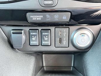 NISSAN LEAF Leaf Tekna Electric 110kw, 39kwh (Automatic)