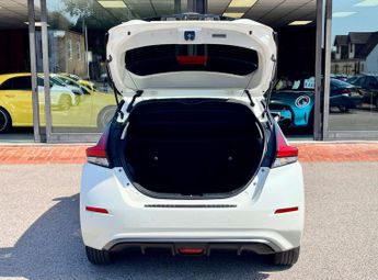 NISSAN LEAF Leaf Tekna Electric 110kw, 39kwh (Automatic)