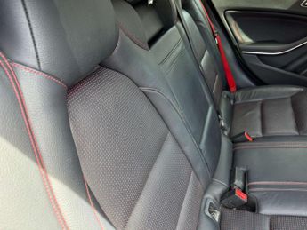 MERCEDES-BENZ GLA 2.1 GLA 220 D 4Matic AMG Line Premium+ Auto 4WD 5dr
