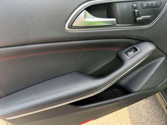 MERCEDES-BENZ GLA 2.1 GLA 220 D 4Matic AMG Line Premium+ Auto 4WD 5dr