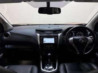 Nissan Navara 2.3 Navara Tekna dCi Auto 4WD 5dr
